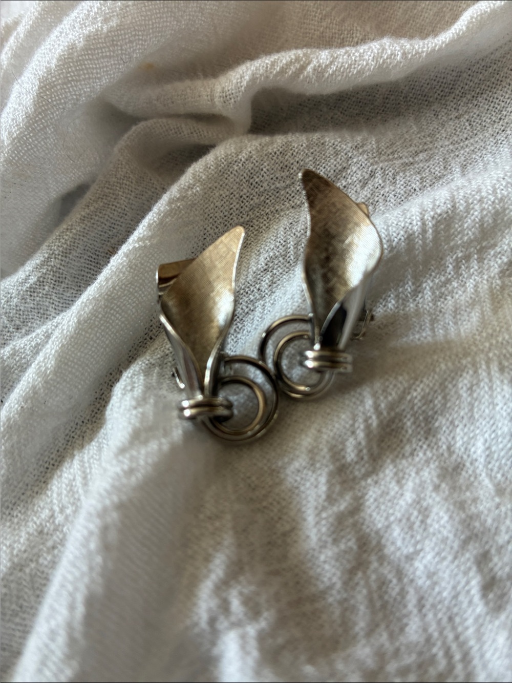 Vintage Cala Lilly Silver-Tone Modern Leaf Clip Earrings